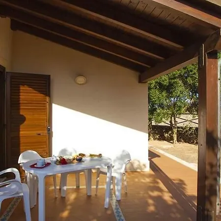 Punta Longa فافينانا