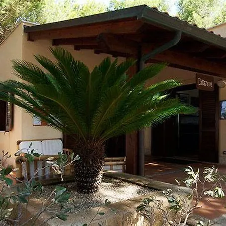 Punta Longa Aparthotel 4*
