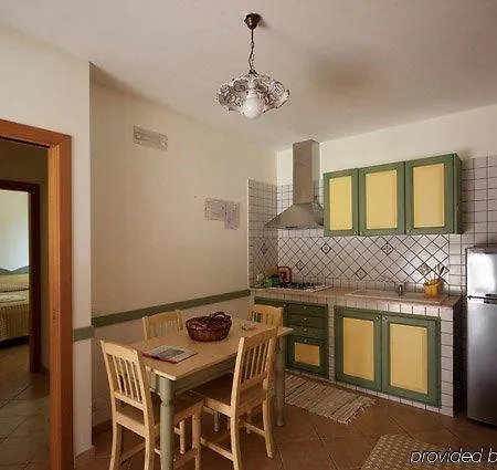Punta Longa Aparthotel 4*