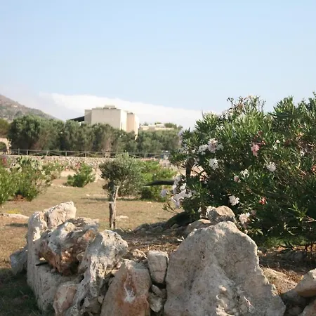 Punta Longa Aparthotel 4*