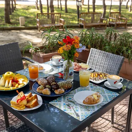 Punta Longa Aparthotel 4*
