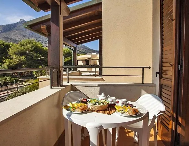 Punta Longa Aparthotel 4*